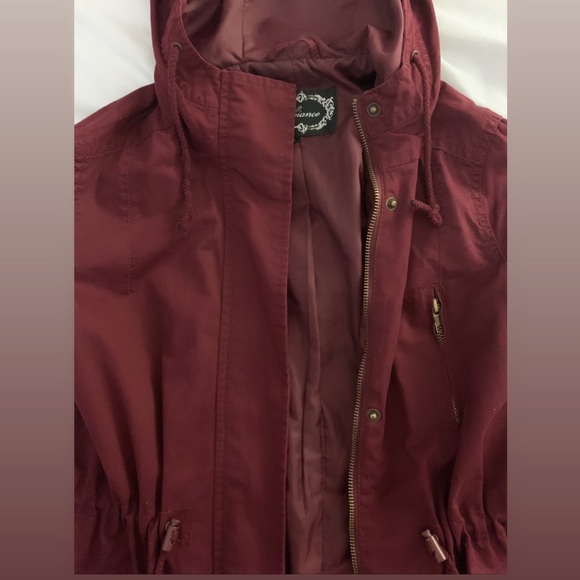 Adjustable Drawstring Utility Rain Jacket - Picture 5 of 8